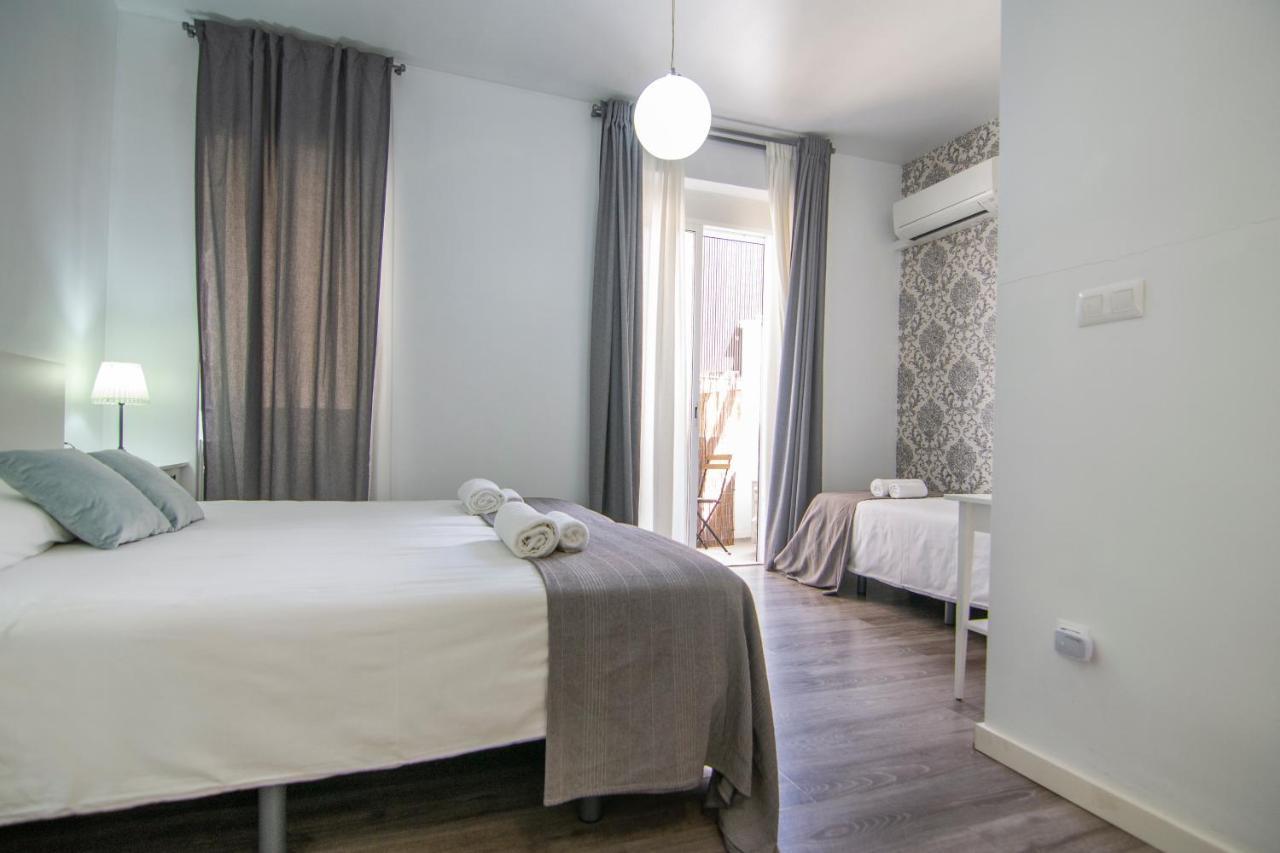 Kasa Katia Guest House Valencia Exteriör bild
